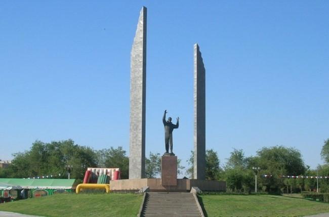 Памятник Гагарину В Оренбурге Фото